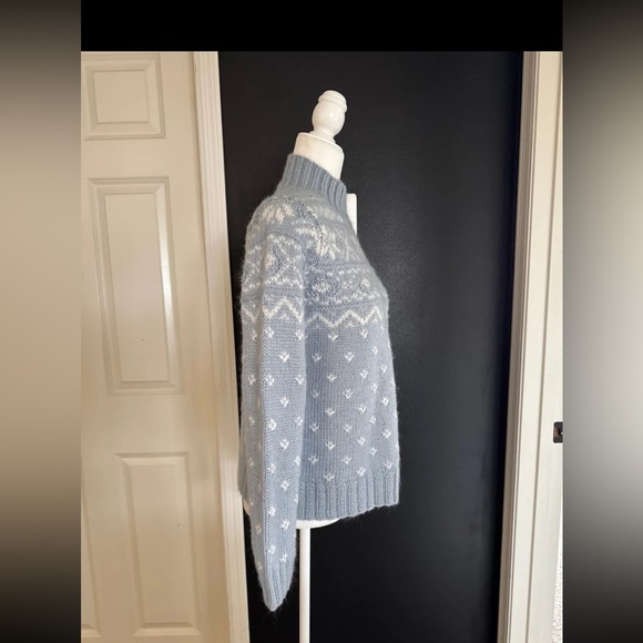 Ralph Lauren Exclusive Hand Knit Wool Blend Northern Lights
Sweater
Size Small - Picture 6 of 12